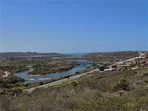 304 m² Land available in Hartenbos Heuwels