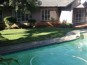 3 Bed House in Highway Gardens