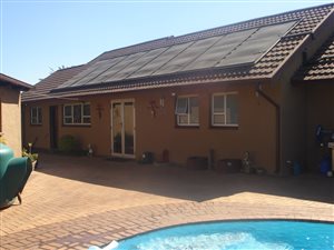 3 Bed House in Highway Gardens