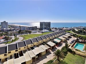 2 Bed Apartment in Humewood