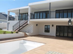4 Bedroom House in Zevenwacht Country Estate