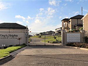 993 m² Land available in Oatlands North