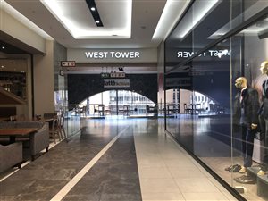 1393 m² Commercial space in Sandhurst