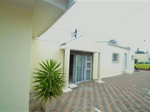 90 m² Office Space in Port Elizabeth Central