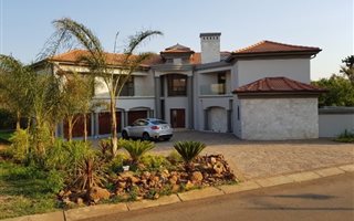 6 Bedroom House in Seasons Lifestyle Estate