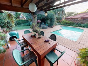 4 Bed House in Rooihuiskraal North