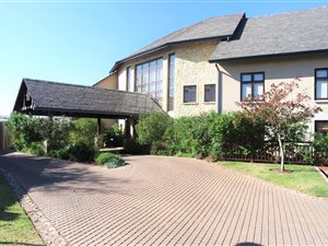 2 Bed Apartment in Waterfall Hills Mature Lifestyle Estate