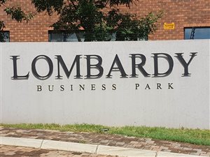 87 m² Commercial space in Lombardy Estate