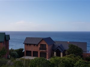 915 m² Land available in Herolds Bay