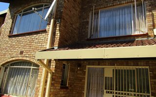 3 Bedroom Townhouse in Kensington B