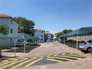 2 Bed Apartment in Groenkloof