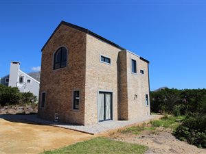 3 Bed House in Pringle Bay