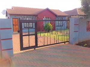 3 Bed House in The Orchards