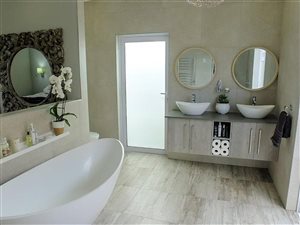 3 Bedroom House in Wierda Crest Estate