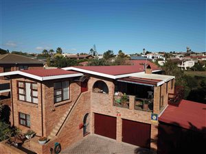 4 Bed House in Langebaan Central