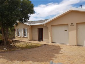 4 Bedroom House in Stellenberg