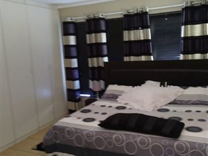 4 Bedroom House in Bonaero Park