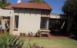 2 Bedroom Townhouse in Bergsig
