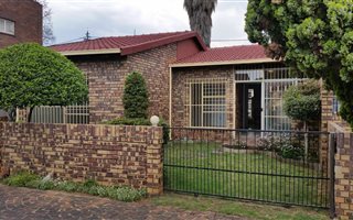 3 Bedroom Cluster in Benoni Central