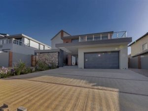 5 Bed House in Meyersdal Eco Estate