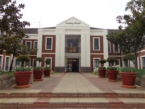 163 m² Commercial space in Parktown North
