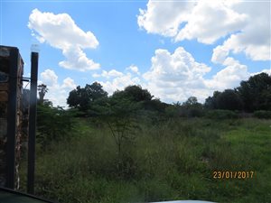 1600 m² Land available in Irene