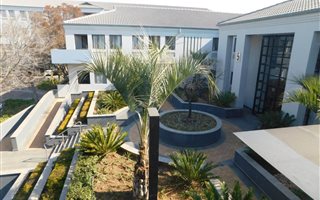 348 m² Office Space in Bryanston