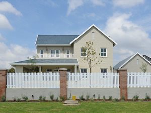 4 Bed House in Waterfall Country Estate