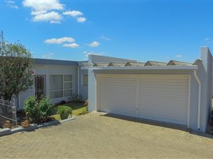 3 Bedroom Townhouse in Towerby