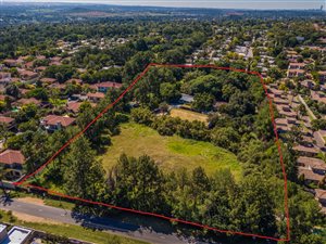 2 ha Land available in Fourways