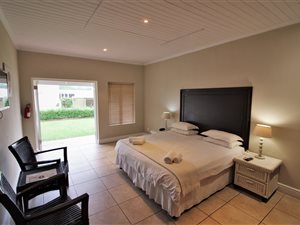 1 Bed Apartment in Keurboomstrand