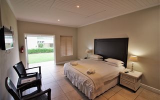 1 Bedroom Apartment in Keurboomstrand