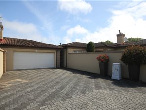 3 Bed Townhouse in Bonza Bay