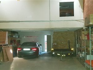 211 m² Commercial space in Hennopspark