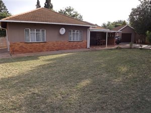 3 Bedroom House in Adamayview