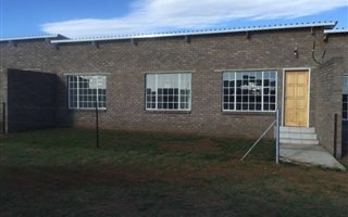 3 Bedroom Simplex in Hillside AH