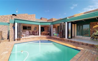 4 Bedroom House in Country View