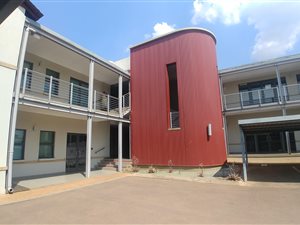 108 m² Commercial space in Midlands Estate