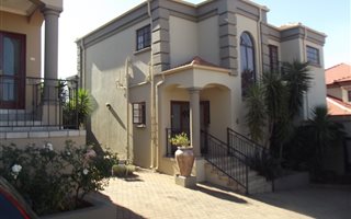 3 Bedroom Cluster in Wilro Park