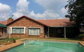 Farm with House in Sundra