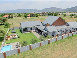 5 Bed House in The Islands Estate