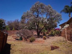 808 m² Land available in Waterkloof Glen