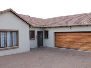 3 Bed Duet in Thatchfield