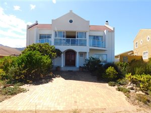 3 Bed House in Pringle Bay