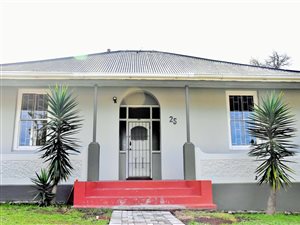 3 Bed House in Newton Park