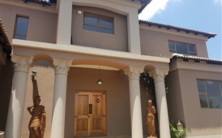 4 Bedroom Townhouse in Wilkoppies
