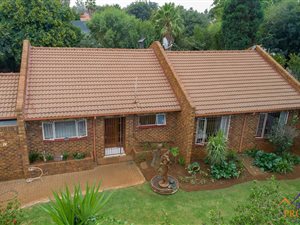 4 Bed House in Dersley