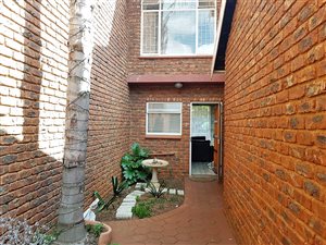 3 Bed House in Hennopspark