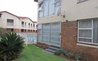 2 Bedroom Flat in Vanderbijlpark CE3