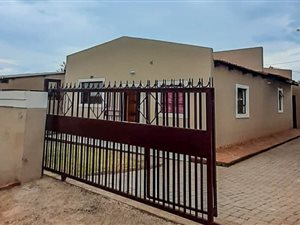 2 Bed House in Vosloorus South